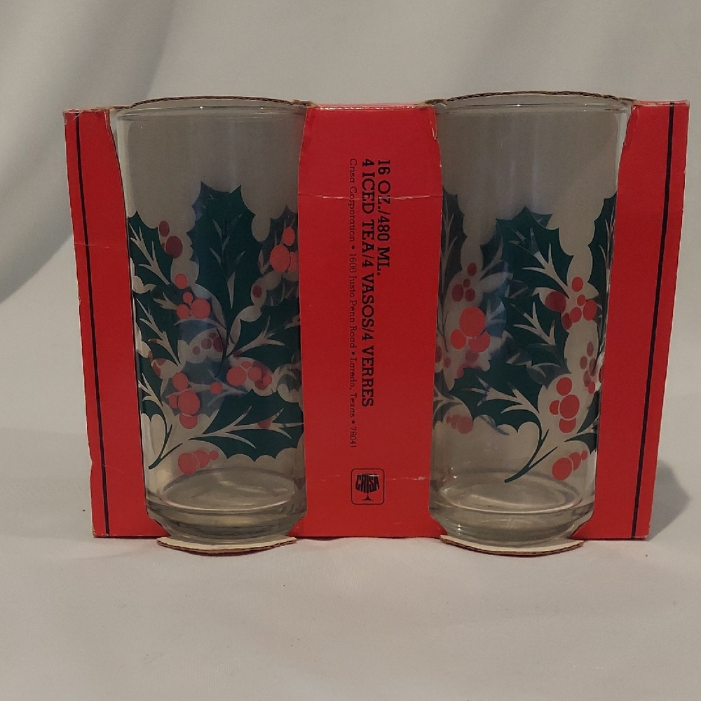Festive Holly Berry Glasses Set